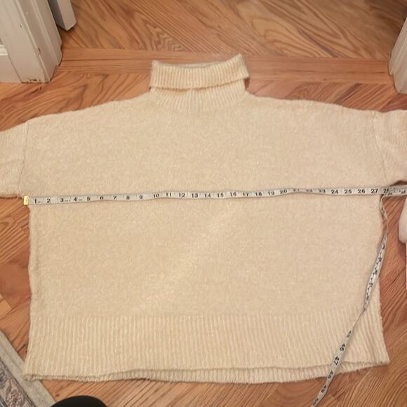 Umgee USA Turtle Neck Drop Off Shoulder Sweater fur on sleeves Small - Picture 6 of 7